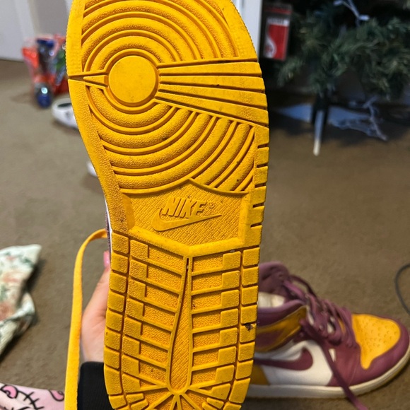 Mens Purple and Yellow Jordan High Tops - Picture 5 of 5